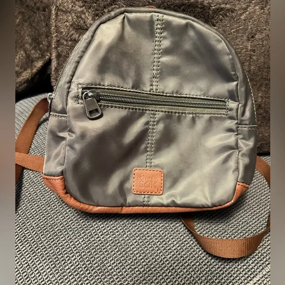 The Sak Olive and Tan Backpack The Sak Tibourn Olive & Brown Convetible Backpack NWOT | eBay main image 3